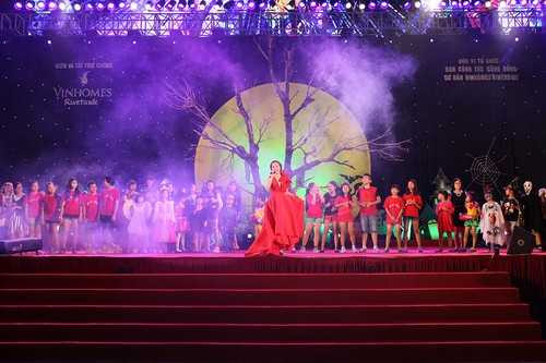 Vinhomes Riverside kỳ bí trong đêm hội Halloween