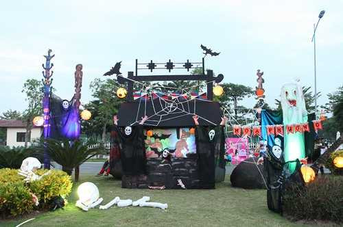 Vinhomes Riverside kỳ bí trong đêm hội Halloween