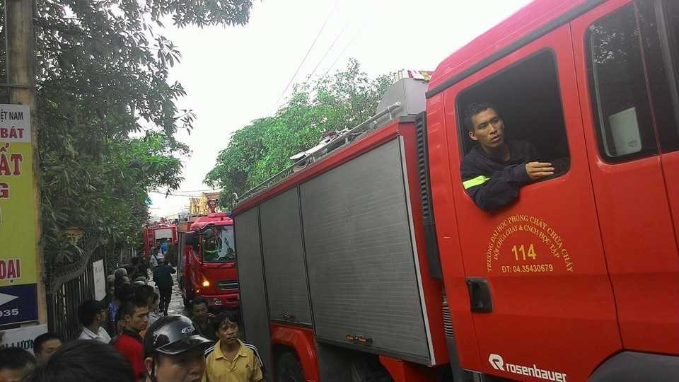 Hà Nội: Cháy lớn tại khu xưởng nghìn mét phố Đại Từ