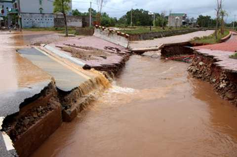 vỡ đập Đầm Hà, Quảng Ninh, di dời hơn 100 hộ dân