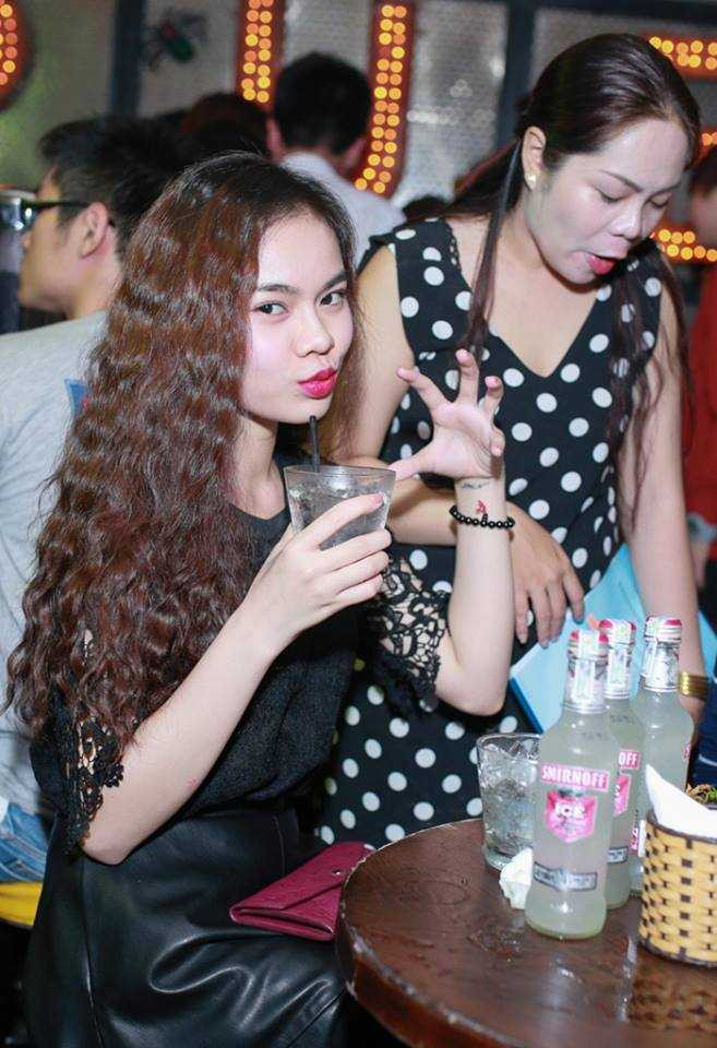 Giang Hồng Ngọc hóa thân thành phù thủy ngày Halloween