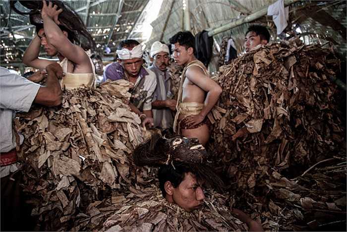 Hàng năm, người dân tại làng Bali Aga, Trunyan, lại tổ chức một nghi lễ cầu may và đây cũng là cách mà họ tưởng nhớ đến tổ tiên của mình.