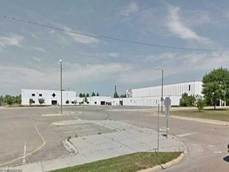 cấm học sinh mặc quần bò