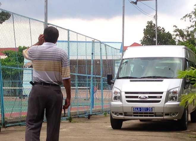 Thôi nôi con Trưởng phòng Văn hóa, cơ quan đóng cửa