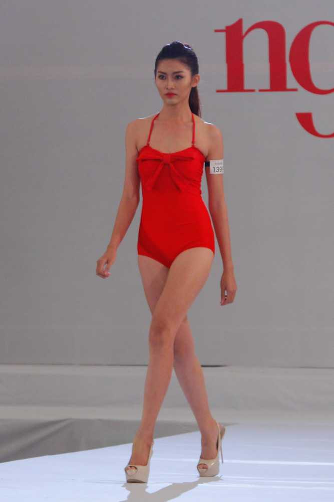 (VTC News) - Người mẫu Xuân Lan đã hoá thành 'phù thuỷ' để chọn ra những gương mặt xuất sắc nhất cho ngôi nhà chung của Vietnam's Next Top Model 2014.