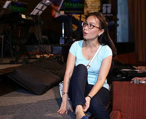 Cẩm Ly có nhan sắc không quá nổi bật so với các giọng ca trẻ hiện nay.