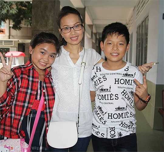 Album dân ca đầu tiên của Cẩm Ly mang tên Em gái quê cũng do công ty Minh Vy làm chủ - phát hành.