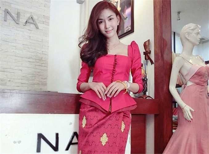 Nhìn vào những tấm ảnh chia sẻ trên mạng, phần lớn mọi người đều bất ngờ và không tin Lingling là cô nàng chuyển giới.