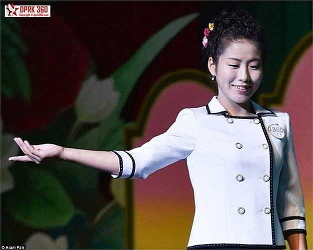 Một phóng viên ảnh người Singapore tận mắt chứng kiến một buổi biểu diễn thời trang ở Bình Nhưỡng với gần 1.000 người tham dự