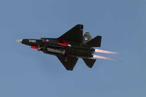 Trung Quốc khoe 'vũ khí chết chóc' trên tàu sân bay