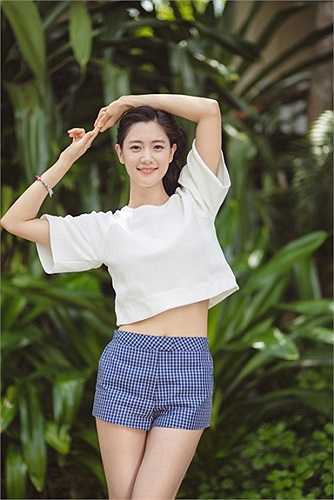 Nét quyến rũ của cô gái 28 tuổi, Clara, người vừa được tạp chí nổi tiếng Mode Lifestyle bình chọn là người phụ nữ đẹp thứ 2 thế giới.