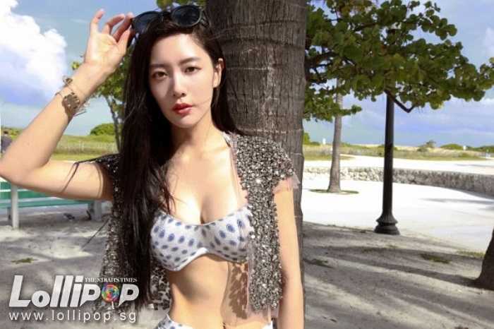 Đáng nói hơn, Clara đã trở thành người mẫu châu Á đầu tiên của tạp chí Mode Lifestyle.