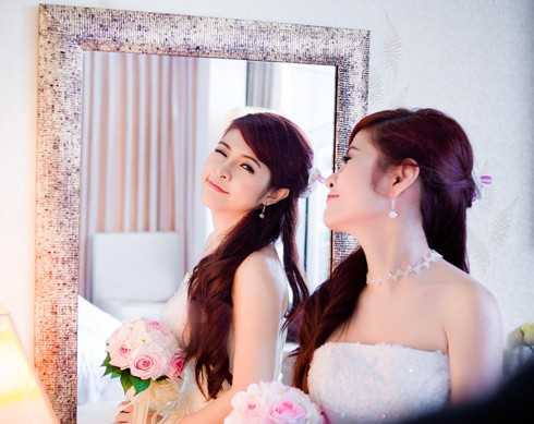 Tối 1/11, nữ ca sỹ trút hơi thở cuối cùng tại Mỹ. Thông tin nữ ca sỹ qua đời ở tuổi 38 khiến đồng nghiệp và khán giả không khỏi bàng hoàng và thương xót. Nhiều nghệ sỹ và khán giả đã dùng trang cá nhân của mình để chia sẻ sự thương tiếc với gia đình Tố Như cũng như ôn lại những kỷ niệm đã qua với nữ ca sỹ quá cố. 