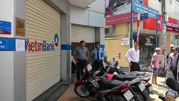 Trộm đột nhập chi nhánh ngân hàng, lấy một két sắt