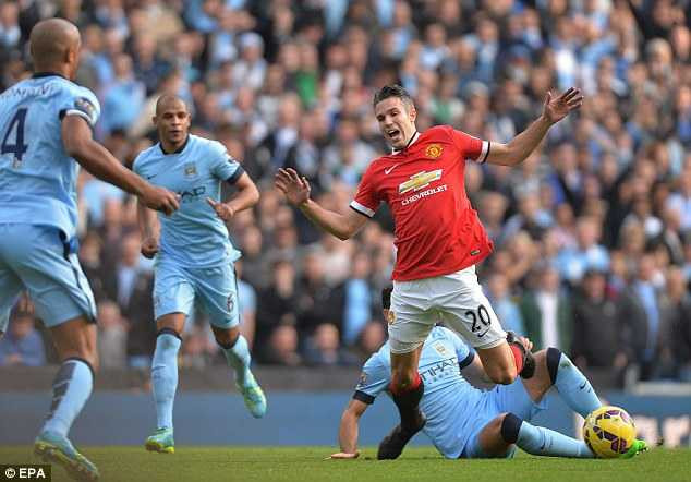 Vì sao Van Persie sa sút phong độ?