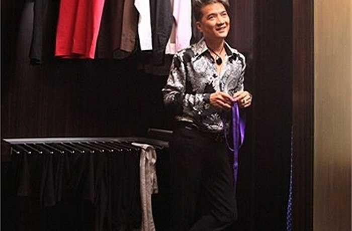 Năm 2010, ca sĩ Đàm Vĩnh Hưng đã ký hợp đồng mua một số căn hộ cao cấp tại khu đô thị tiện ích Sunrise City. 