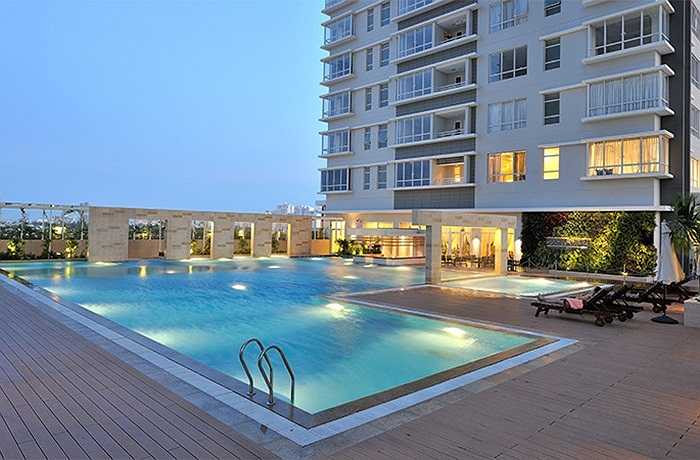 Ca sỹ Cẩm Ly cũng cho biết, cô rất thích khu trung tâm thương mại lớn ngay tại Sunrise City với đầy đủ các cửa hàng thời trang, mỹ phẩm cao cấp… rất thuận tiện cho việc mua sắm mỗi ngày.