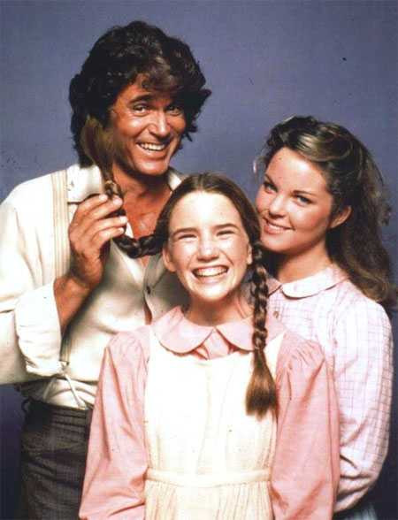 ngôi nhà nhỏ trên thảo nguyên