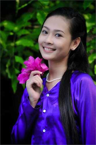 Hiện tại ở trường, Na Uy là chủ nhiệm CLB thời trang và làm trợ lí hoặc giám khảo trong những cuộc thi hoa khôi của các trường ĐH. 