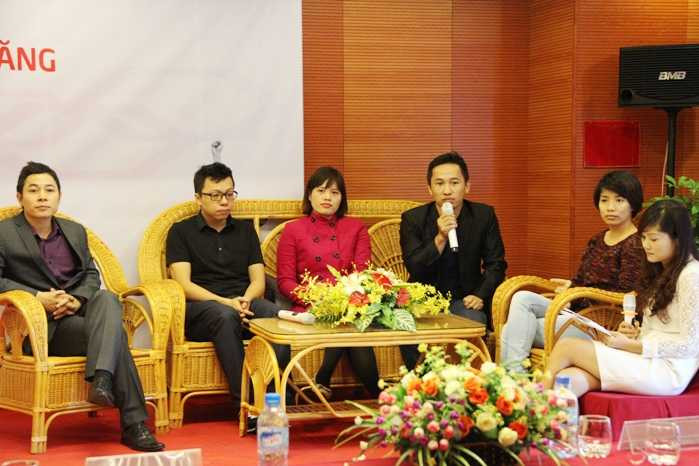 Các chuyên gia, cựu sinh viên chia sẻ kinh nghiệm thành công với các bạn trẻ 