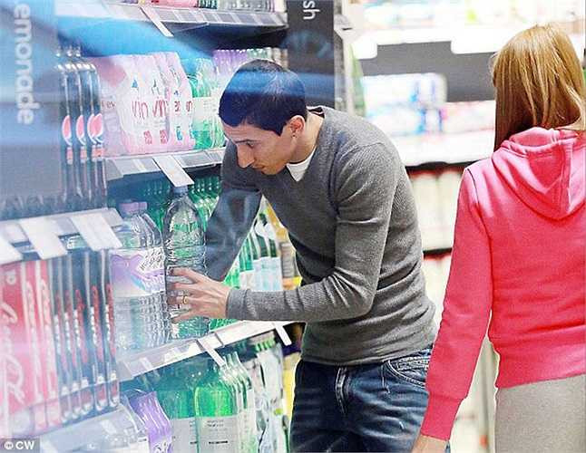 Tân binh Man Utd thậm chí còn tự tay chọn lựa từng món hàng