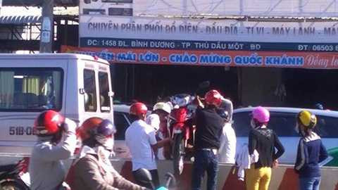 Khu du lịch Đại Nam, đại lộ Bình Dương, tê liệt giao thông