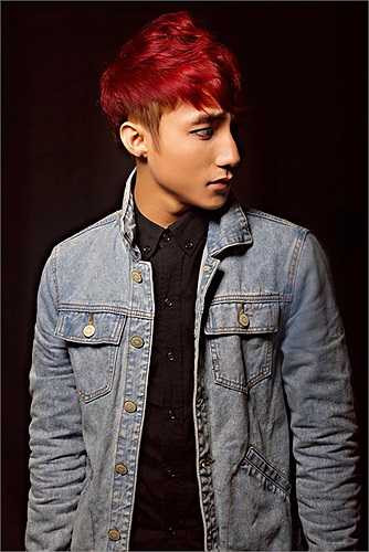 Đáp trả lại, Sơn Tùng cho biết anh bị bóc lột sức lao động, làm việc trong môi trường không phù hợp và nhiều lần phải bỏ tiền túi đi lưu diễn. Ngoài ra công ty cũng không trả đúng hạn số tiền thù lao đi hát.