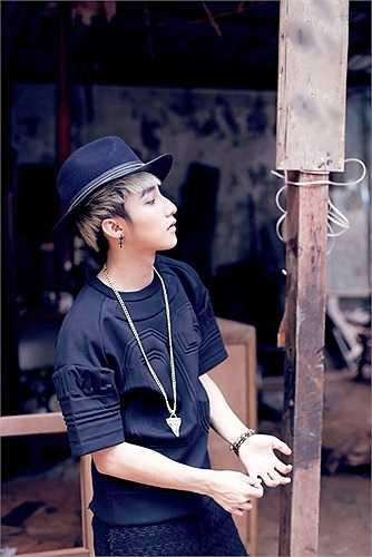 Với tài năng âm nhạc của mình, khán giả vẫn đang chờ đợi Sơn Tùng trưởng thành, và có nhiều ca khúc thu hút người nghe.