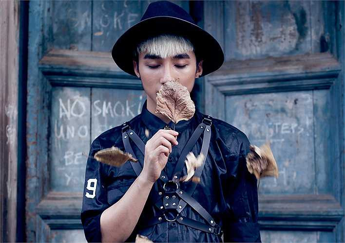 Cũng như vấp phải sự chỉ trích của khán giả yêu âm nhạc.