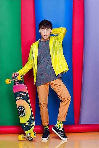 Mới đây nhất, giám đốc công ty quản lý ra quyết định đình chỉ mọi hoạt động của Sơn Tùng trong vòng 6 tháng.