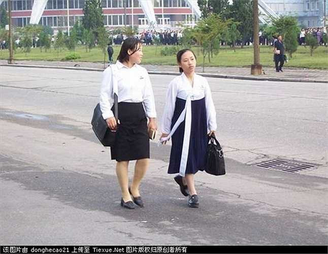 Nữ sinh Triều Tiên giản dị