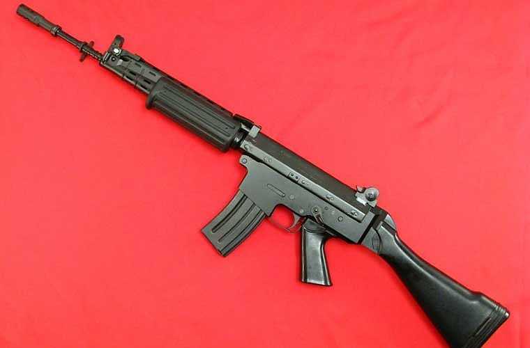 FN FNC (Fabrique Nationale Carbine) là loại súng trường tiến công do công ty Fabrique Nationale nổi tiếng của Bỉ phát triển cho loại đạn tiêu chuẩn mới ra mắt của NATO là 5,56mm vào đầu những năm 1970. Việc chế tạo bắt đầu được tiến hành vào khoảng năm 1978 và sau đó được lực lượng quân đội Bỉ thông qua để đưa vào phục vụ. Đến nay, ngoài Bỉ, FNC đã được xuất sang khoảng 10 quốc gia trên thế giới, trong đó có Việt Nam. 