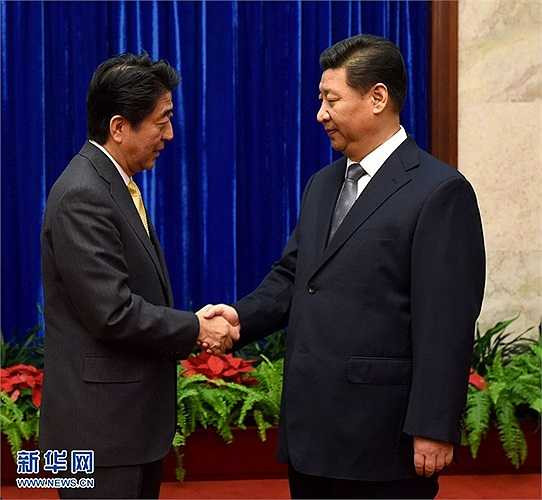 Thủ tướng Nhật Bản Shinzo Abe gặp Chủ tịch Tập Cận Bình