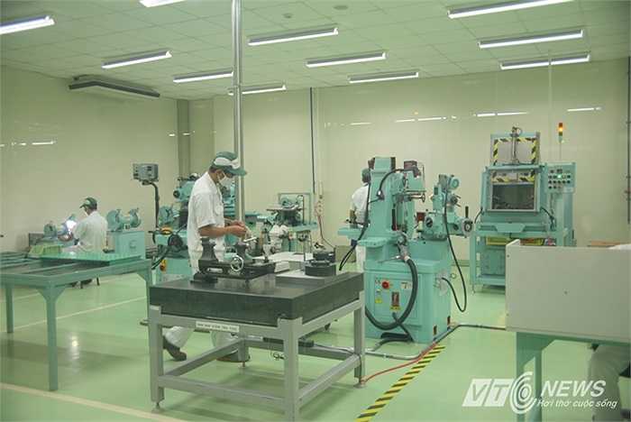 Cảm biến, hệ thống điện hoặc công tơ mét được kiểm tra trong các phòng kín như phòng thí nghiệm. 