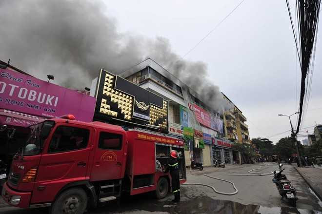 Hà Nội: Cháy lớn tại quán cà phê quận Thanh Xuân Bắc