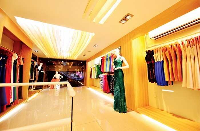 Tại đây, Mỹ Tâm kinh doanh thương hiệu thời trang do cô tự thiết kế có tên Nightingale, một quán café cũng mang tên Nightingale, và đồng thời cũng là trụ sở làm việc của công ty MT Entertainment do Mỹ Tâm làm giám đốc