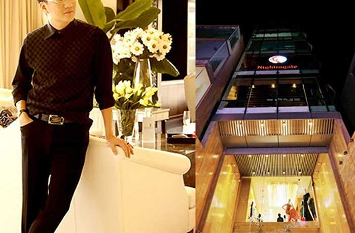 Ngoài căn biệt thự trị giá 3 triệu USD, Đàm Vĩnh Hưng còn sở hữu một penthouse trị giá 5 triệu đô khác tại TP.HCM