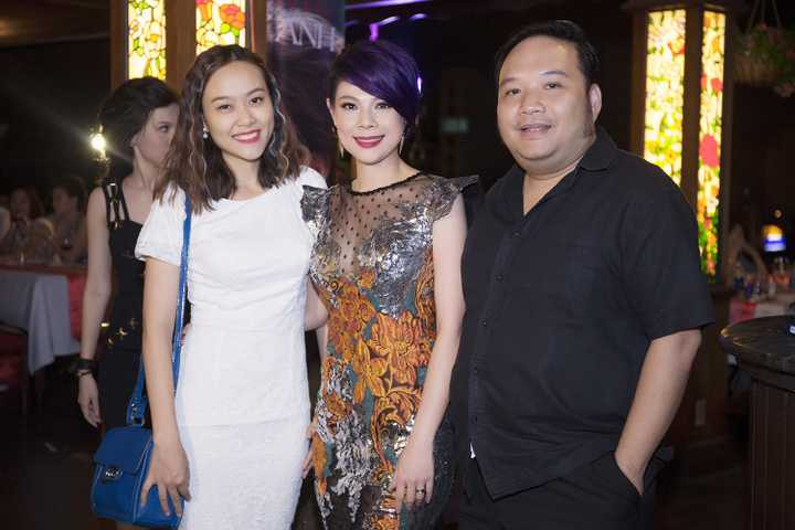 Mỗi album có 5 ca khúc, riêng album Đông có 6 ca khúc và tất cả đều là những khúc ca xưa được phối mới lại, Xuân được hòa thanh theo phong cách dance remix nonstop, Hạ là bolero và Thu được hát với nhạc cụ mộc.