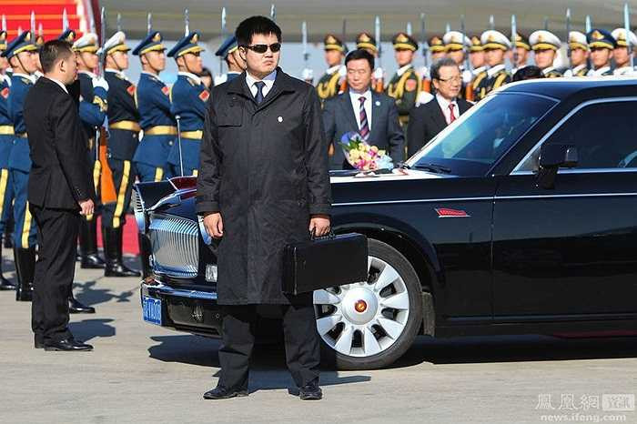 Những vệ sỹ luôn luôn theo sát các nguyên thủ trong nhiều sự kiện