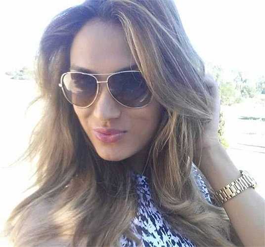 Isabella chia sẻ: 'Bạn không thể chạy trốn quá khứ. Vì thế, đừng cố gắng giấu diếm gì cả. Hãy sống là chính mình và vui vẻ ở hiện tại'.