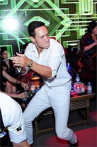 Cả hai chăm sóc nhau như những người tình thực thụ.