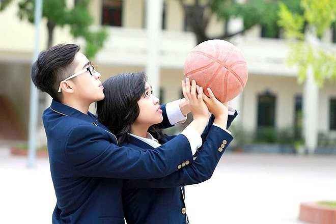 2 thí sinh của 11D1 là Bùi Phương Nam (10/2/1998), chiều cao 1,68 m, dự định sau này là trở thành doanh nhân hoặc làm về lĩnh vực nghệ thuật. Lê Hà Quỳnh Anh (13/10/1998), chiều cao 1,60 m. Cô nàng mơ ước trở thành một kiến trúc sư tài ba. (Theo Zing)