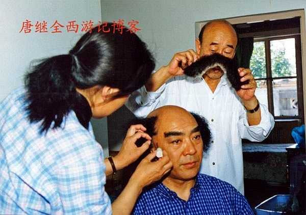 Sa Tăng trong giờ hóa trang.