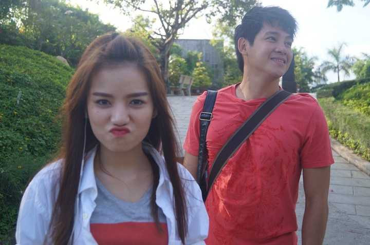 Đồng hành cùng Phùng Ngọc Huy là nữ diễn viên xinh đẹp Hạ Anh.