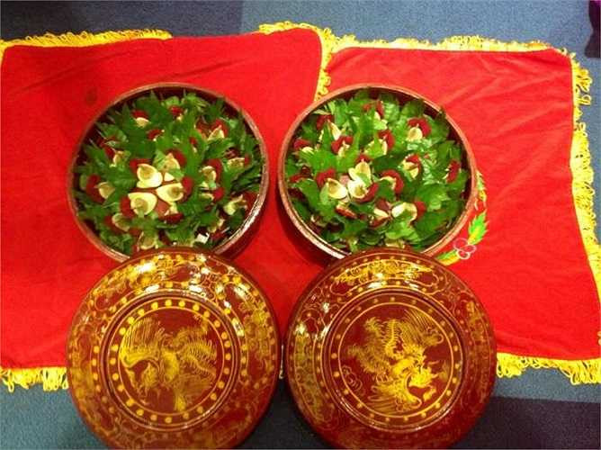 Khay trầu têm cánh phượng không thể thiếu trong các lễ cưới xưa