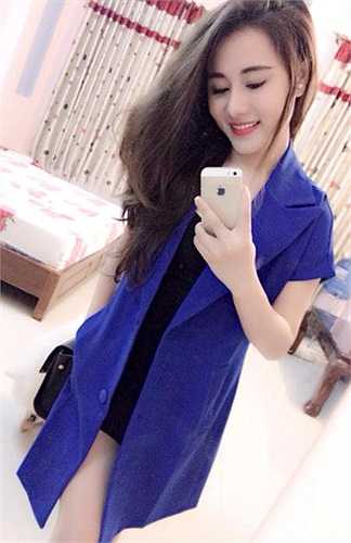 Là một cô gái đa tài, lại hoạt động mạnh trong lĩnh vực nghệ thuật, hot girl Lục Linh Lan tham gia rất nhiều các hoạt động như quay clip, hát, thậm chí múa cũng rất đẹp.