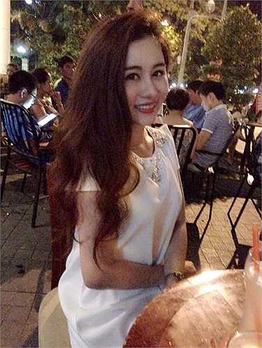 Ngoài ra cô còn là người mẫu ảnh khá 'hot' được 'săn lùng' tại Đà Nẵng.