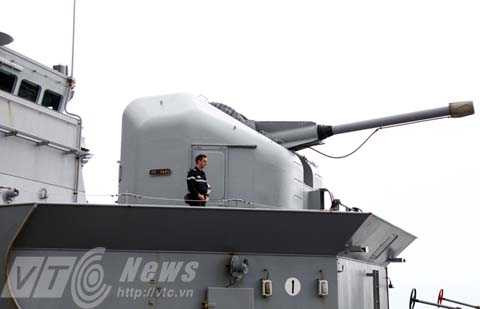 Tuần dương hạm, Hải quân Pháp, Đà Nẵng, trang bị, súng ống