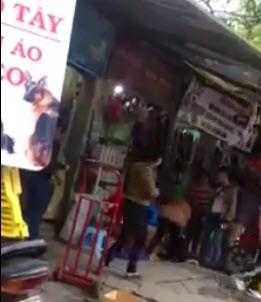 Hà Nội: Cô gái trộm chó bị đánh bầm dập