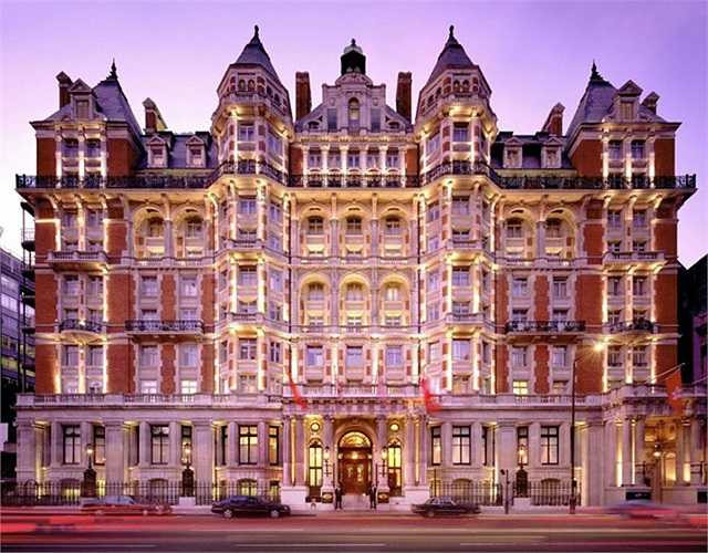 Mandarin được đặt tại Mỹ, châu Á và Trung Đông là chuỗi khách sạn được nhiều người nổi tiếng yêu thích nhất, bên cạnh đó Mandarin còn được biết đến với hệ thống spa đẳng cấp.